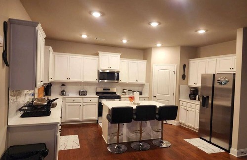 Loganville Casa | Charming 4BR Retreat, Sleeps 8, Near Shopping & Dining, In Quiet Neighborhood!