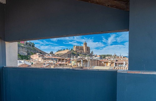 Balaguer Apartamento | Bed and Breakfast 'Habitació Doble' with Shared Terrace, Wi-Fi and Air Conditioning