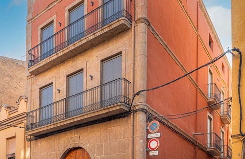 Balaguer Apartamento | Bed and Breakfast 'Habitació Doble' with Shared Terrace, Wi-Fi and Air Conditioning