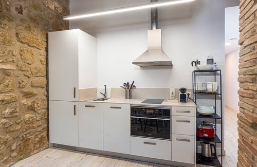 Balaguer Apartamento | Bed and Breakfast 'Habitació Doble' with Shared Terrace, Wi-Fi and Air Conditioning