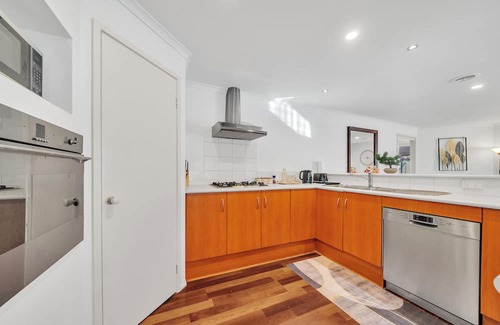 Tarneit Casa | Your Tarneit Escape - 4BR Home with Pool & BBQ