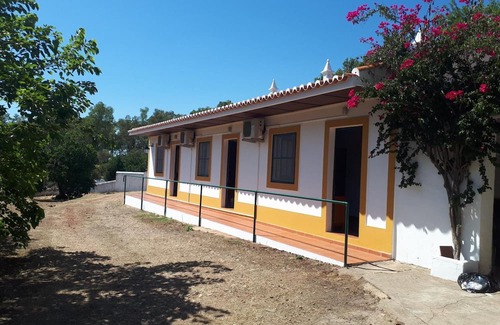 Corte do Pinto Apartamento | Apartment 'Amoreira' with Lake View, Wi-Fi and Air Conditioning