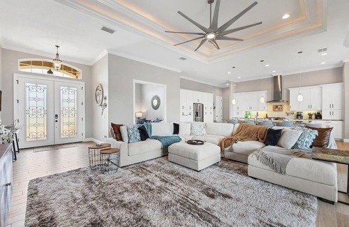 Burnt Store Isles Casa | Burnt Store Isles Luxury Canal Retreat - Private Pool + Spa + Outdoor Kitchen