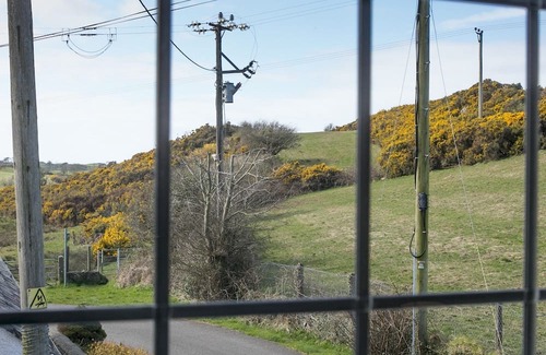 Pen-y-sarn Casa | Pass the Keys | Modern, Character Welsh Cottage with Garden