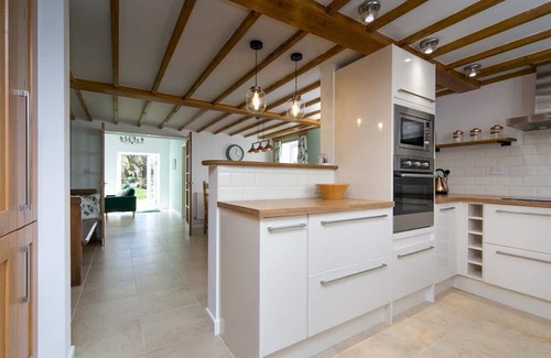 Pen-y-sarn Casa | Pass the Keys | Modern, Character Welsh Cottage with Garden