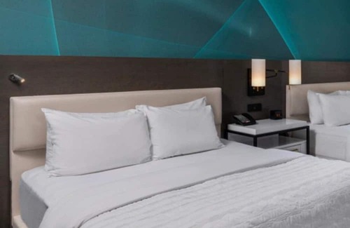 Central Business District Hotel | Experience Downtown Houston in Style! 3 Family-friendly Units, Pets are Welcome!