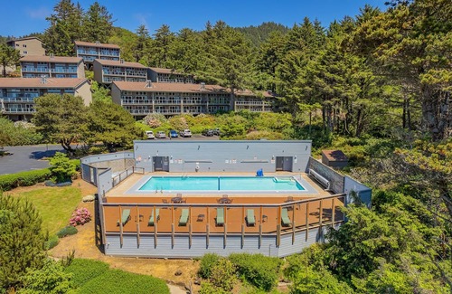 Otter Rock Apartamento | Ocean-View Room with Private Deck + Kitchenette