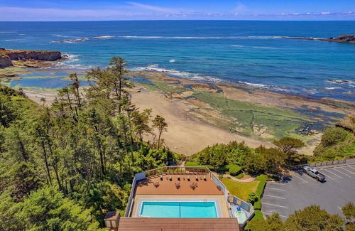 Otter Rock Apartamento | Ocean-View Room with Private Deck + Kitchenette