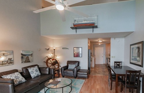 Otter Rock Apartamento | Ocean-View Suite with Loft & Full Kitchen