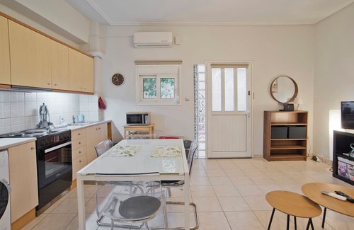 Moschato-Tavros Apartamento | The Little House at Moschato 1BR, WiFi, A/C