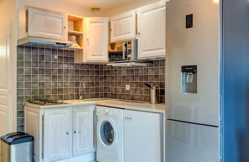 Le Bosc Casa | Holiday Home 'Gîte Duplex Cour Proche Lac Salagou' with Private Garden and Wi-Fi