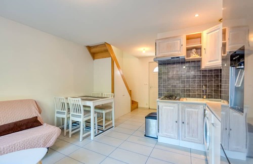 Le Bosc Casa | Holiday Home 'Gîte Duplex Cour Proche Lac Salagou' with Private Garden and Wi-Fi