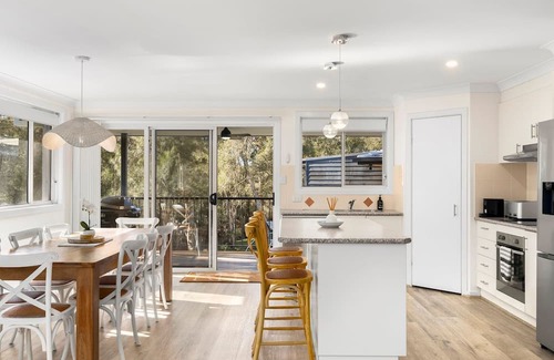 Hyland Park Casa | A Tranquil Bushland Escape Near the Beach