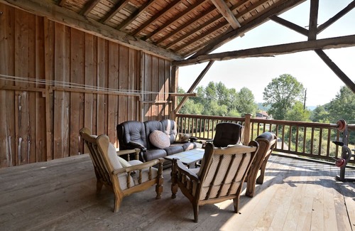 Castelnau-Durban Casa | Holiday Home 'Au Milieu Des Chevaux Mérens' with Private Terrace and Balcony