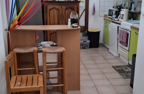 Montbrun-les-Bains Apartamento | Room 'Coquelicot' with Mountain View, Shared Terrace and Wi-Fi