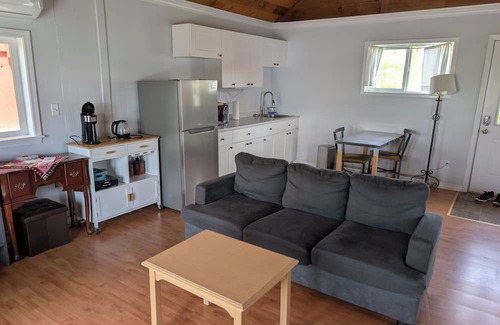 Alert Bay Cabaña | Cliff Haven on the Bay - Ocean, Bay, & Mountain View, 1 bdrm Cottage