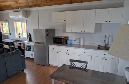 Alert Bay Cabaña | Cliff Haven on the Bay - Ocean, Bay, & Mountain View, 1 bdrm Cottage