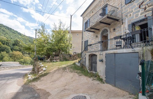 Bastelica Apartamento | Room 'Murella' with Wi-Fi and Air Conditioning