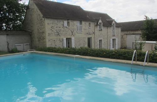 Mondion Casa | Country House 'Vallon' with Shared Pool, Private Terrace and Wi-Fi