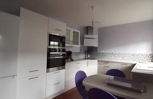 Mondion Casa | Gîte 'La Fromagerie' with Shared Pool, Private Terrace and Wi-Fi