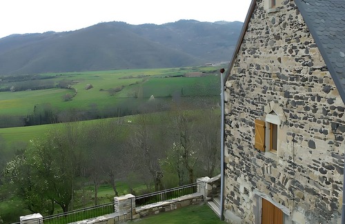 Rentieres Casa | Holiday Home 'Le Panorama' with Mountain View, Shared Terrace and Wi-Fi