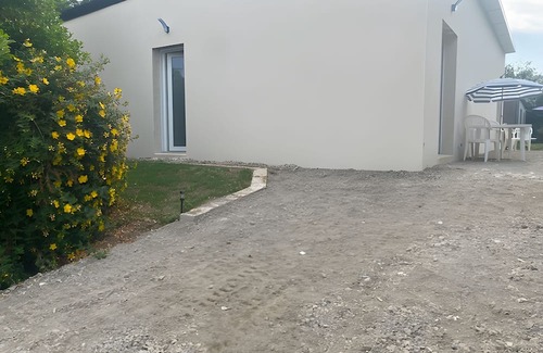 Hanvec Apartamento | Studio Apartment '1' with Private Terrace, Shared Garden and Wi-Fi