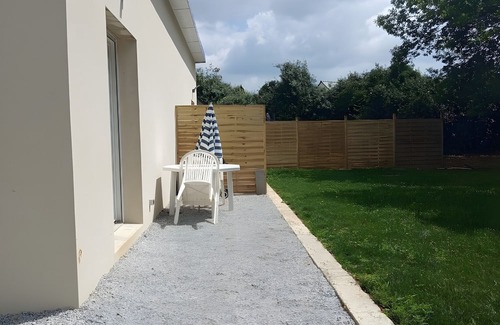Hanvec Apartamento | Studio Apartment '4' with Private Terrace, Shared Garden and Wi-Fi