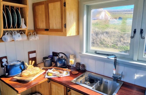Georges Plains Cabina | Rustic Range Retreat @ Charlotte's Hut nStay, Relax, Unwind & Reconnect