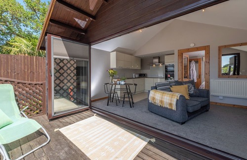 Netley Cabina | Detached Lodge with Hot Tub