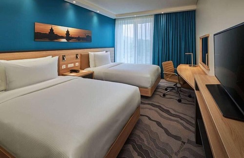 Mitte Hotel | Discover Berlin from a Stylish Stay | 3 City View Rooms w/Two Twin Beds
