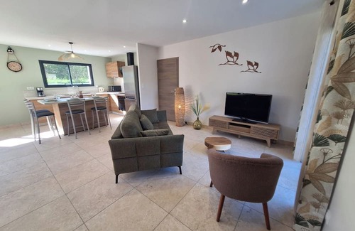 Chauzon Casa | Gîte La Coulée Douce-A fully air-conditioned house near the river Ardèche