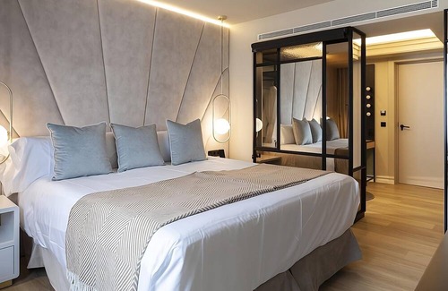 Sant Nicolau Hotel | Have a Tour! 2 Pet-friendly Accommodations Near Passeig Marítim!