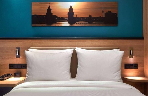 Mitte Hotel | Central Berlin Stay: 3 City View Units | Walk to Alexanderplatz & Iconic Sights