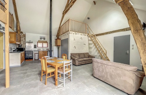 Beynat Cabaña | Authentic Cottage, Peaceful with Private Terrace, Private Garden and Wi-Fi