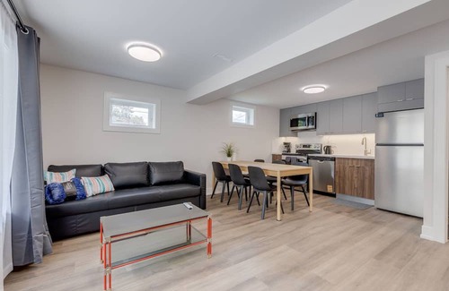 Newtonbrook Casa | Modern 3-Bedroom Escape + Free Parking