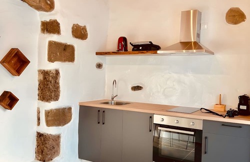 Tabayesco Apartamento | 'Tabayesco' Holidays with Mountain Views, Shared Pool and Wi-Fi