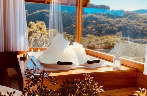 Rancho Queimado Chalet De Esquí | Romantic Getaway with Jacuzzi and Breakfast in Rancho Queimado