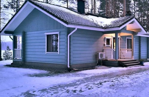 Hiukkajoki Casa | Blue vacation home