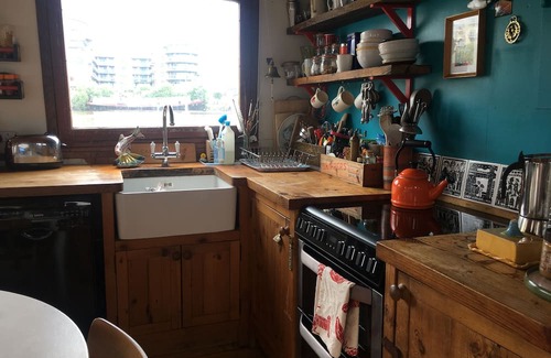 Kew Alquiler De Eote | Houseboat on the Thames in London next to Kew Gardens