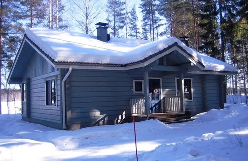 Hiukkajoki Casa | Red vacation home