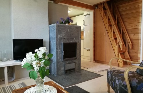Hiukkajoki Casa | Red vacation home