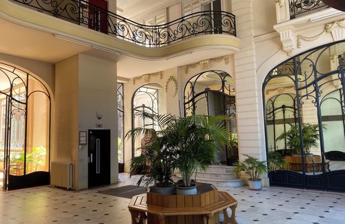 Mont-Dore Apartamento | Studio in the heart of downtown located in the former Palace du Mont dore