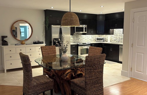 Elora Apartamento | The Rainforest Suite: cozy & spacious Suite right in Downtown Elora