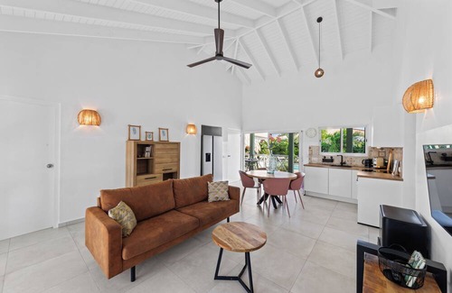 Fontein Villa | Modern villa with pool on a secured park on the west side of Curacao