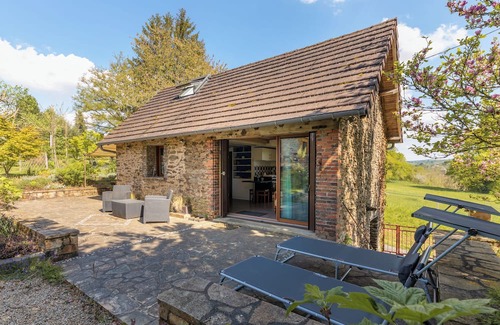 Segur-le-Chateau Casa | Exceptional gite