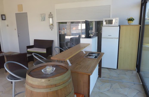 Saint-Drezery Cama Y Desayuno | Bed and Breakfast 'Chez Gaston' with Private Pool, Wi-Fi and Air Conditioning