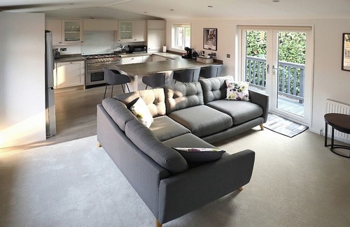 Fangfoss Cabina | Earl Grey Lodge: A Luxury Escape near York, with modern amenities.