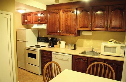 Waterford Valley Casa | Leaside Executive Entire Home