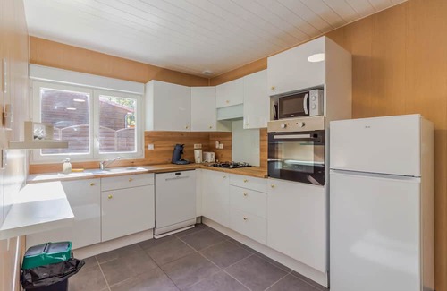 Thenon Casa | Authentic Stay in Dordogne – Comfortable Gîte with Heated Pool
