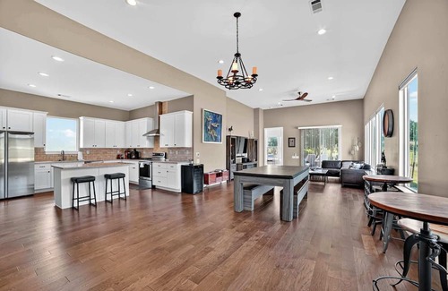 Horseshoe Bay West Casa | Hill Country Retreat & Casita